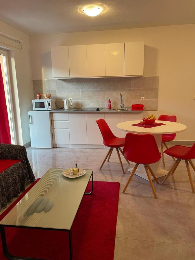 Apartmani Mateja Каштела Экстерьер фото